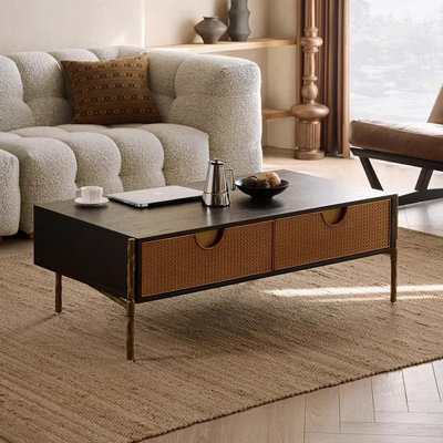 Table basse moderne de style médiéval
