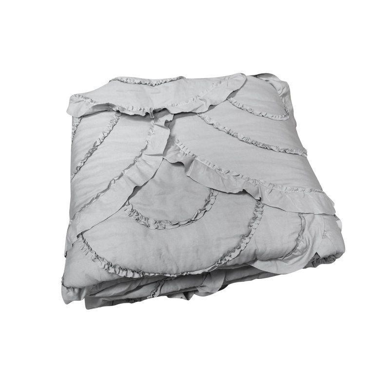 DESIGN STUDIO Scallop Ruffle Gray Garment Washed Soft Solid Quilt Set, King Quilt + 2 King Shams