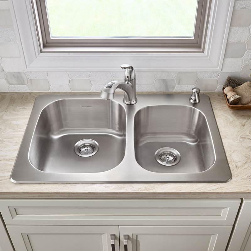 Évier de cuisine encastré à double cuve avec robinet et distributeur de savon 33 po x 22 po Sullivan