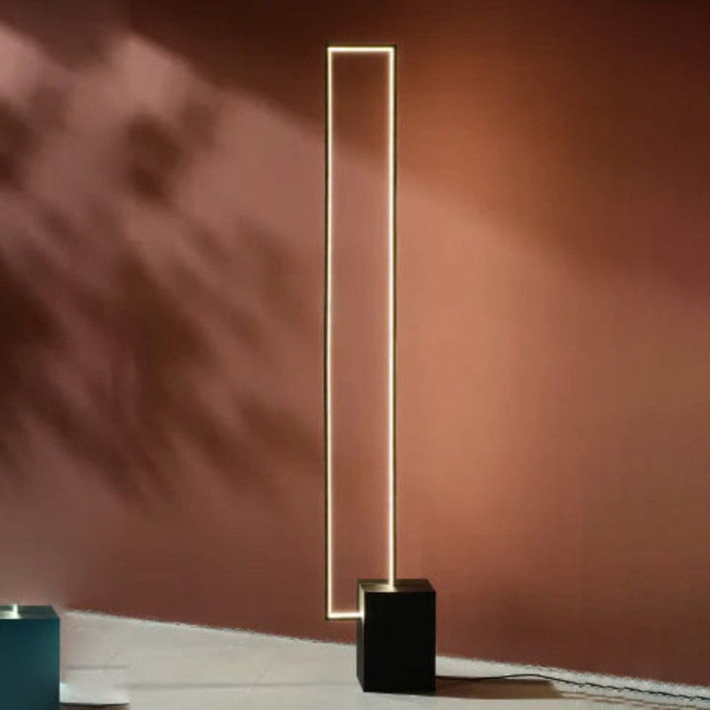 Lampe sur pied DEL Delta