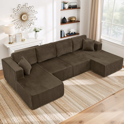 Canapé modulaire en U en forme de U avec une taille améliorée et une fonction de canapé-lit pour un confort maximal et une efficacité d'espace.