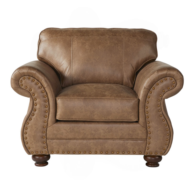 Fauteuil confortable Ginger - Revêtement en similicuir brun, bronze antique, fauteuil avec accoudoirs en tissu avec têtes de clou teintées, cuir moyen, accoudoirs roulés élégants, pieds en bois pour plus de style et de durabilité