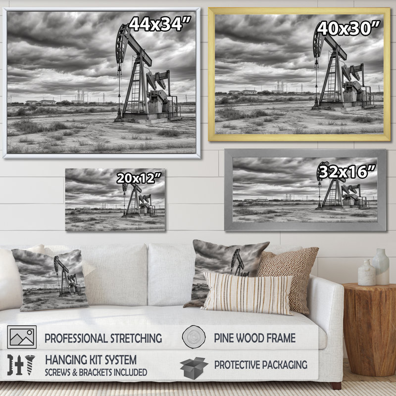 «Black and White Oil Drilling Rig Fields», reproduction sur toile, H 34 po x l 44 po x P 1,5 po, Cadre doré simple