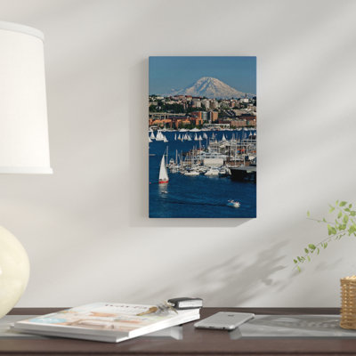 «South Lake Union Neighbour d'expédition and Mount Rainier As Seen From Lake Union, Seattle, Washington, USA», impression sur toile
