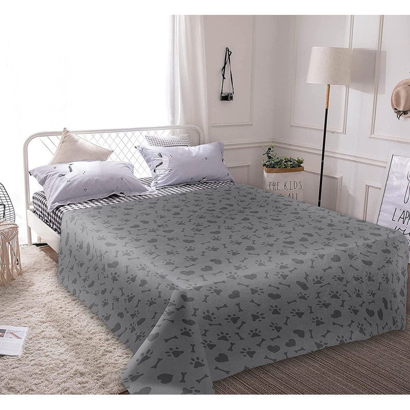 Couverture pour chien légère et imperméable Paw, 82 po x 68 po, Gris