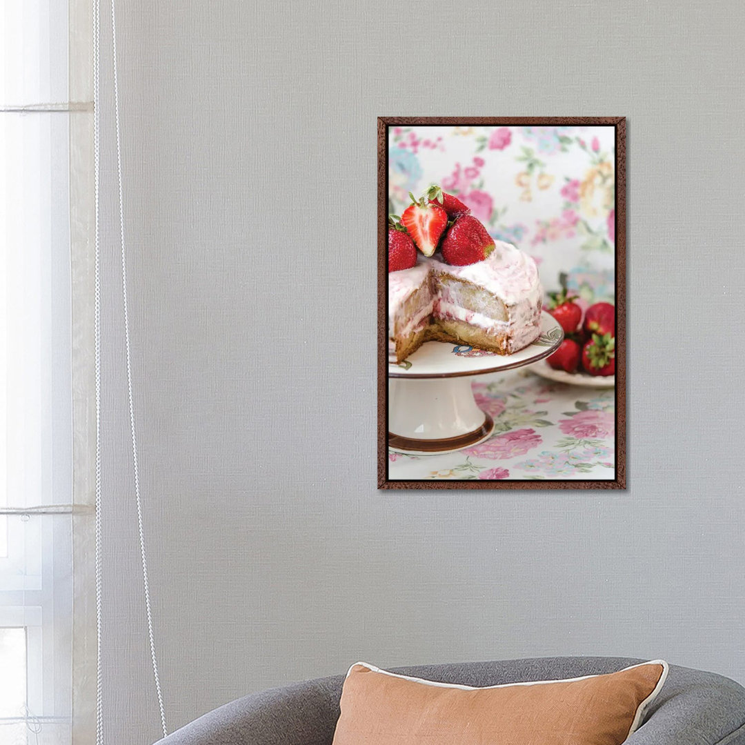 Kuchen mit Sahne und Erdbeeren von Eva_daren - Galerie-umwickelte Leinwand Giclée