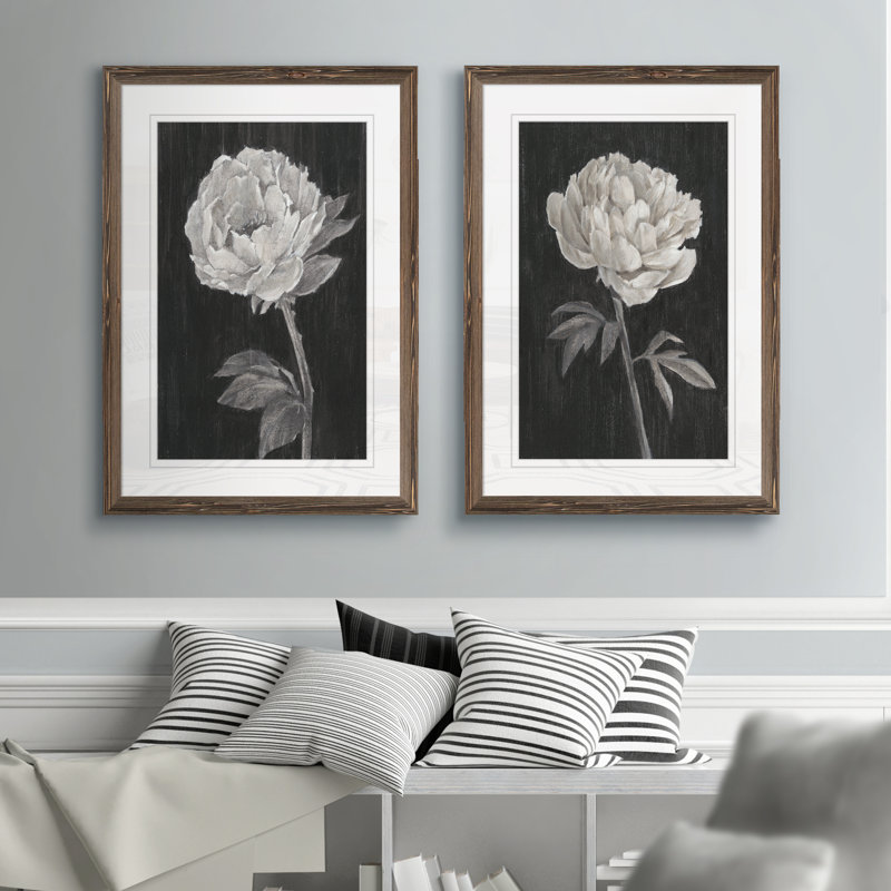 «Black and White Flowers I», ensemble de 2 reproductions d'art encadrées, H 24 po x l 18 po x P 1,25 po, Cadre espresso