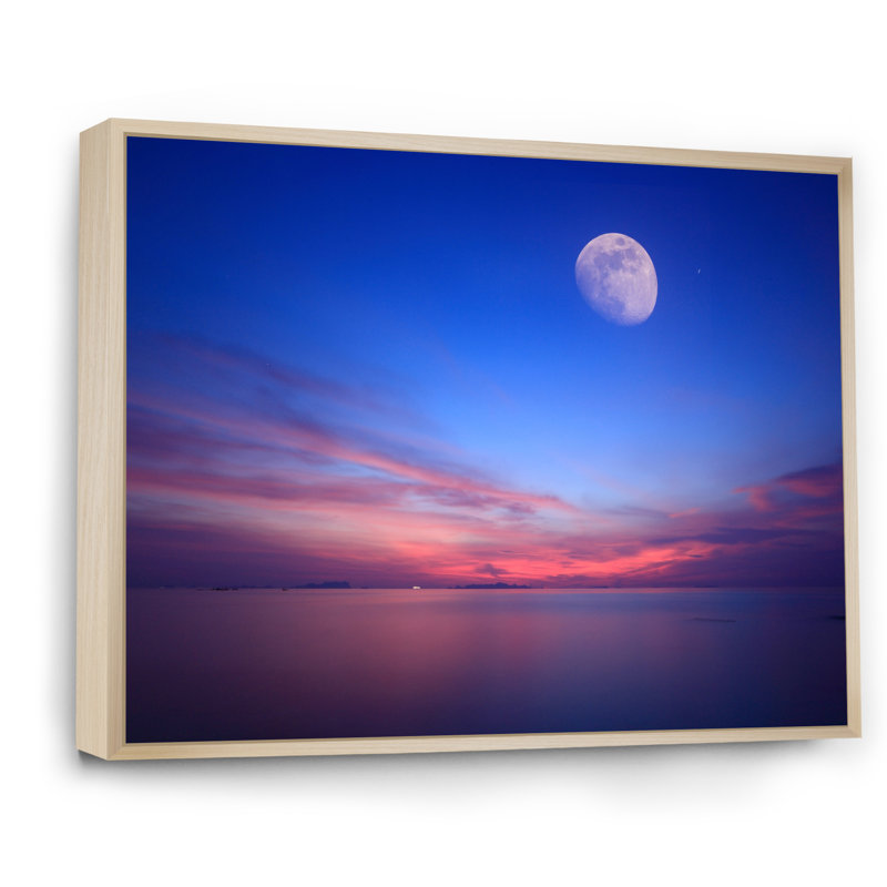 «Beautiful Moon Over Blue Sea», reproduction sur toile, H 24 po x l 36 po x P 1 po, Cadre naturel flottant