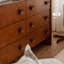 Armoire d'appoint en bois manufacturé brun foncé