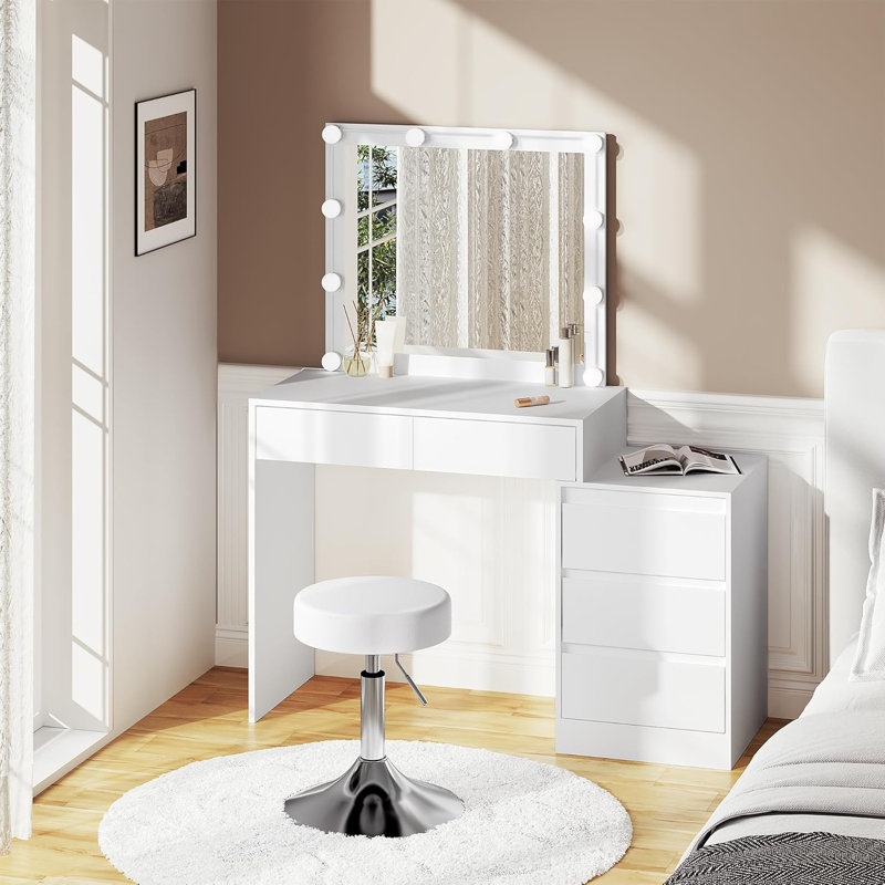 Coreyona Dressing Table with Mirror