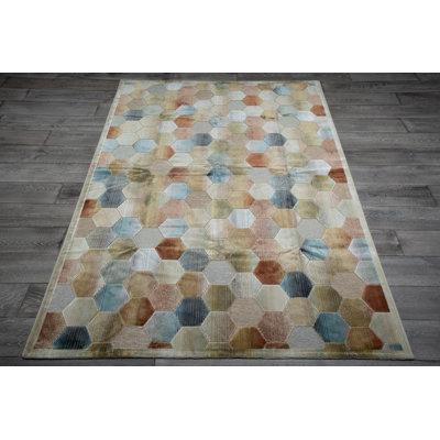 Aijah Geometric Indoor Rug