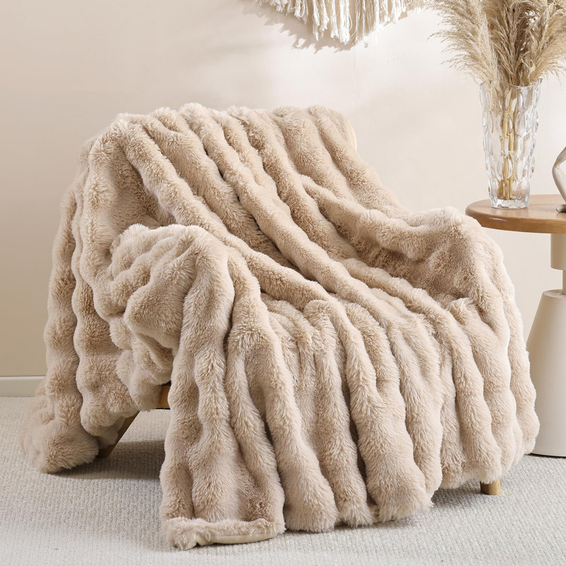 Jeté en fausse fourrure pour canapé - molleton moelleux blanc crème moelleux, couverture moelleuse moelleuse pour canapé et lit, jeté de décoration de chambre chaude et floue 60 po x 80 po