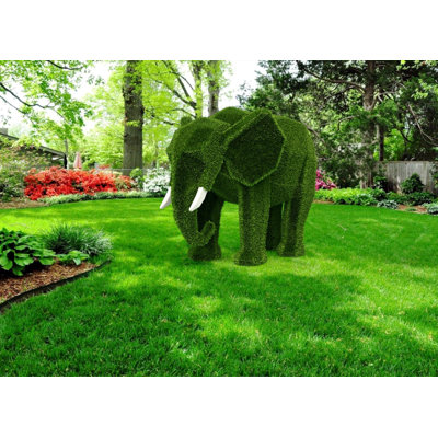 Topiaire d'éléphant polyglotte vert extérieur