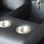 L 85 po noir avec lumières à DEL, chargeurs, console de rangement et coussins exquis à chargement contemporain, porte-gobelets, sièges séduisants