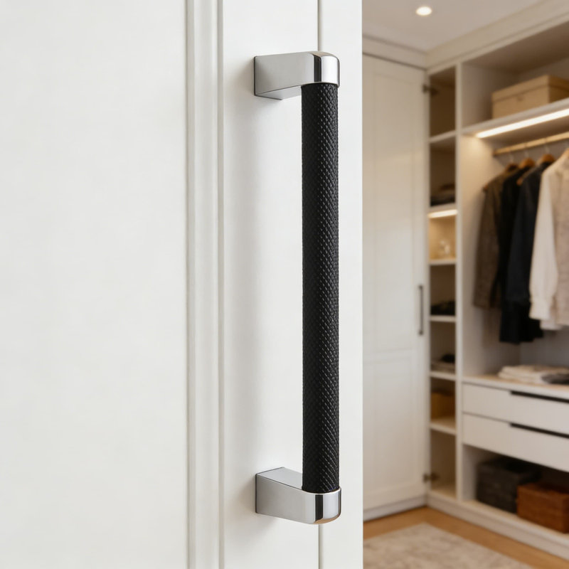 Paquet de 10 poignées d'armoire de 6,3 pouces (160 mm), poignées de tiroir moletées au fini noir mat et chrome poli, quincaillerie d'armoire de cuisine durable avec vis universelles