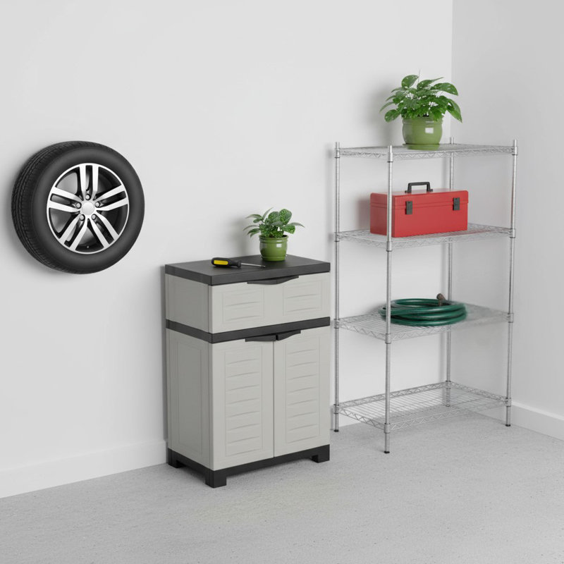Armoire d'appoint 24 po en plastique gris avec deux portes et un tiroir