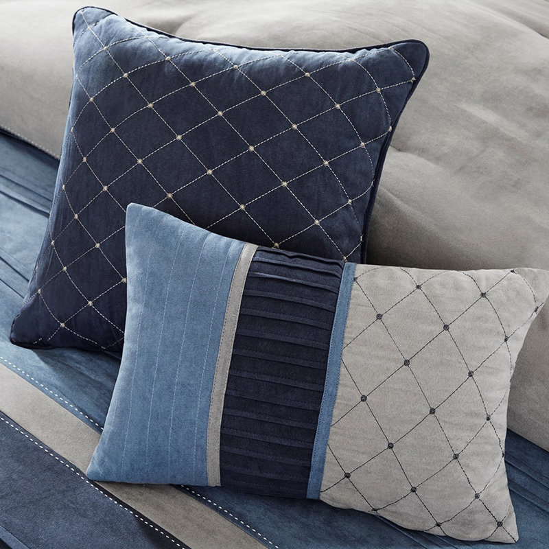 Édredon en microsuède bleu marine avec 2 taies décoratives assorties de style transitionnel