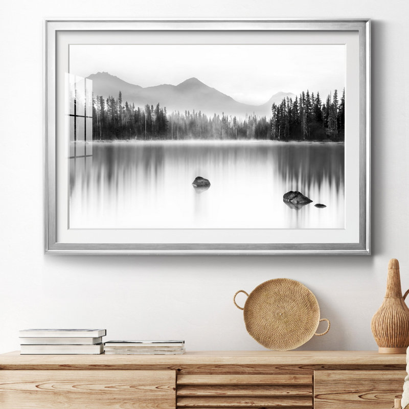 Mountain Reflection - Photographie avec cadre photo, H 26,5 po x l 36,5 po x P 1,5 po, Argent