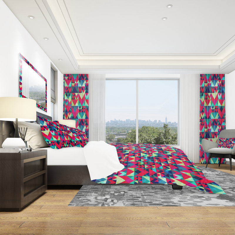Vintage Red Triangle Pattern with Grunge Effect - Modern Duvet Cover Set - Microfiber Polyester, King Duvet Cover + 2 Shams