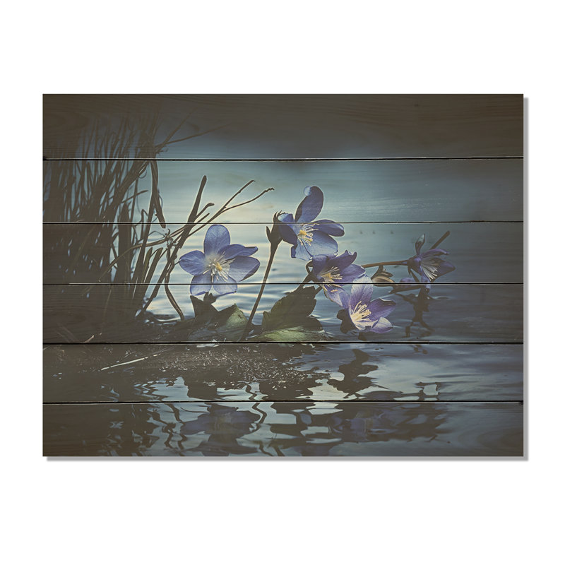 «Violets Charm In Winter - Violets», art mural sur bois de pin naturel, H 30 po x l 40 po