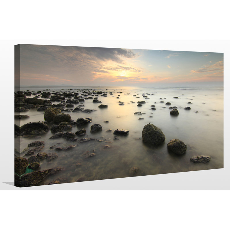« lever en mer », reproduction de photo sur toile tendue, H 28 po x l 48 po x P 1,5 po