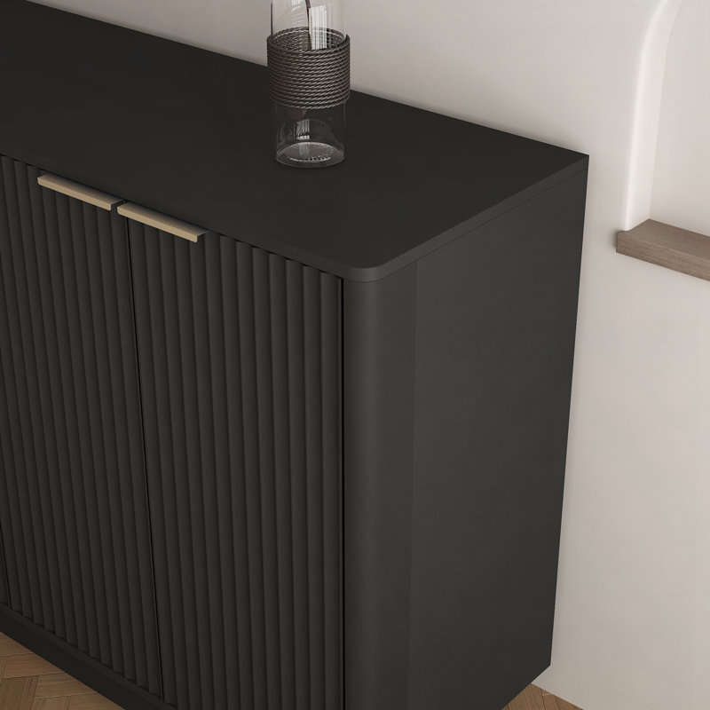 Buffet moderne cannelé avec tablettes réglables et poignées en métal, H 31,89 po x l 74,8 po x P 15,75 po, Noir