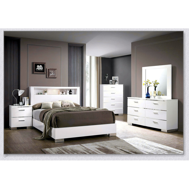 Commode contemporaine à 5 tiroirs avec accents chromés et finition blanche ultrabrillante pour les chambres modernes, solution de rangement durable et élégante