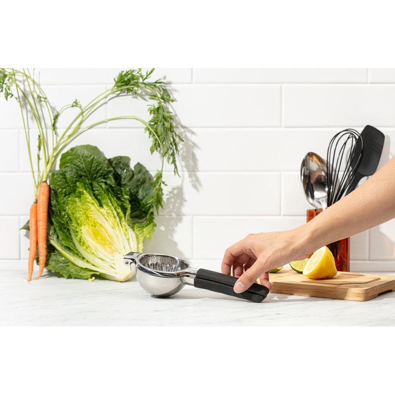 Stainless Steel Lemon Squeezer–Large Manual Citrus Juicer, Non-Slip Grip, Dishwasher Safe Design for Lemon, Lime, and Orange Juicing