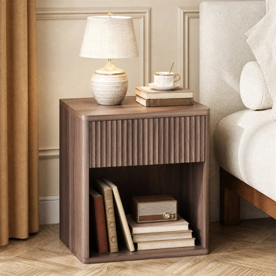 Ensemble de 2 tables de chevet cannelées en bois, table de bout Mid-Century avec tiroir de rangement et compartiment ouvert pour la chambre à coucher, le salon et le bureau personnel