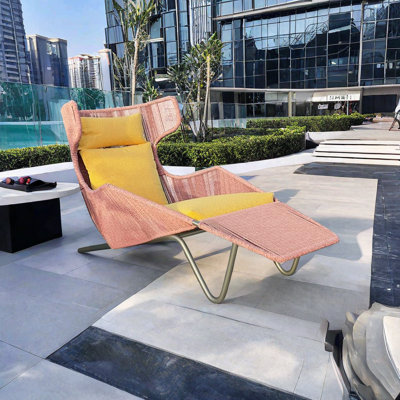 Chaise longue d'extérieur en rotin