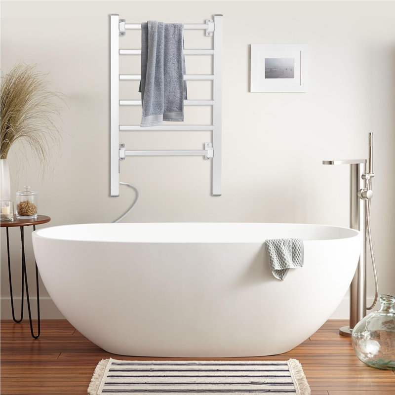 Chauffe-serviettes électrique à 6 barres, support à serviettes chauffant à brancher 105W avec minuterie 2 / 4H, IP56 imperméable, aluminium, autoportant ou mural - Accessoire de salle de bain pour la maison, spa, argent
