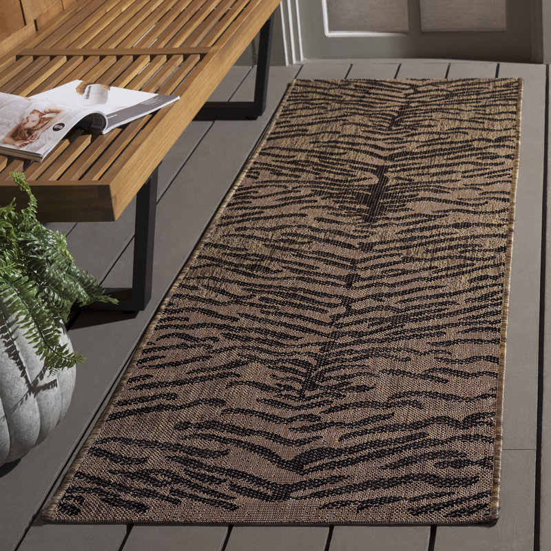 Tapis intérieur / extérieur brun foncé / naturel à motif animalier Açzia, Tapis de couloir 2 pi 3 po x 6 pi 7 po