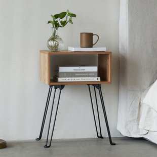 Table de chevet en rotin - Table d'appoint Boho-Chic avec pieds en métal massif et table de bout avec rangement pour le salon de la chambre à coucher, couche unique avec tiroir