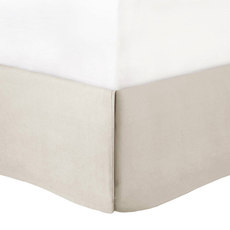 Édredon pour grand lit 7 pièces beige avec rayures diagonales, style moderne transitionnel, haute qualité, confort toutes saisons et coussins décoratifs