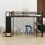 Lit mezzanine avec garde-robe, tablettes de rangement et panneau perforé