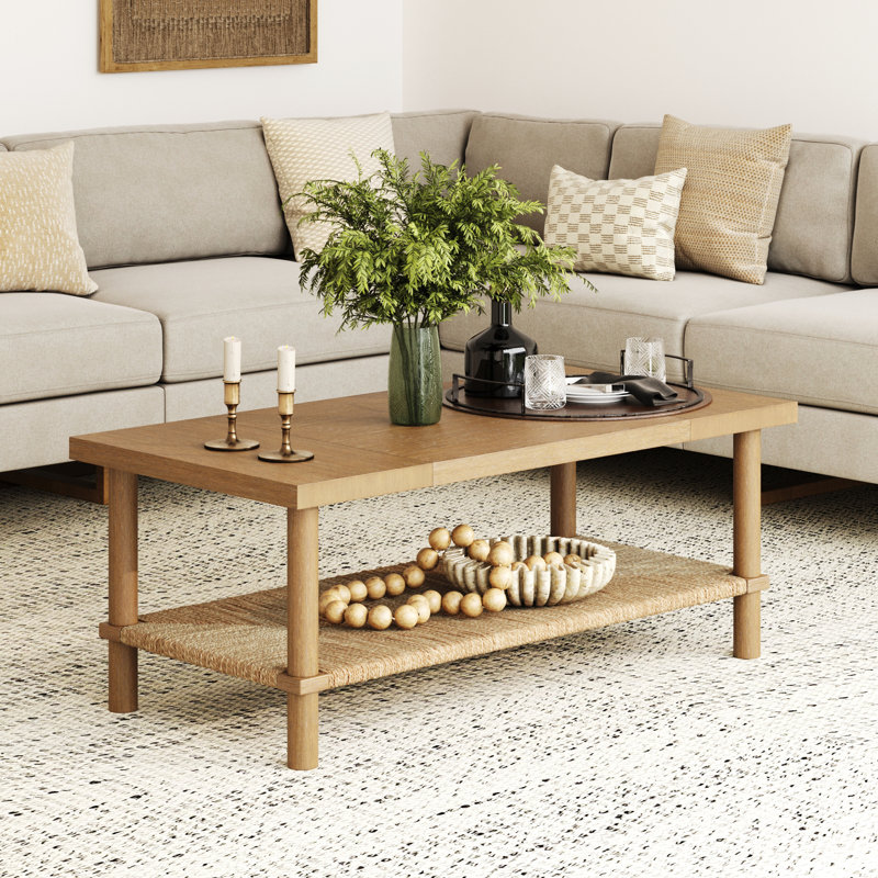 Table basse de style bohémien rectangulaire Beacon, tablette inférieure en ruppie maritime, pieds en bois massif