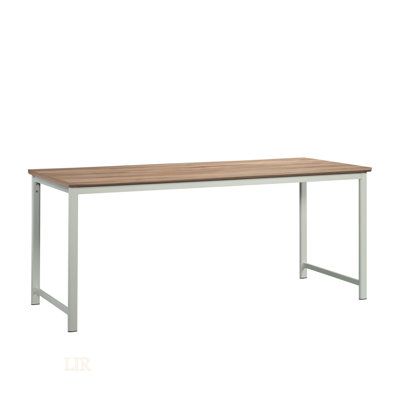 Bureau spacieux à finition brune avec une conception ergonomique pour le confort et le professionnalisme, parfait pour la maison et le bureau.
