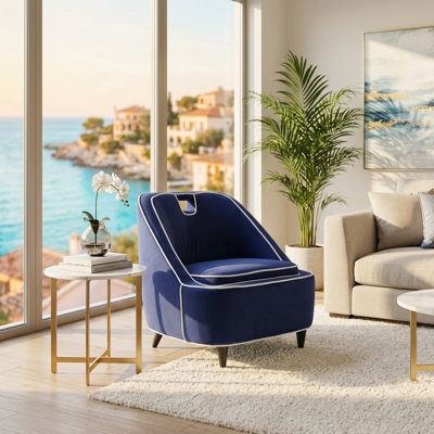 Chaise d'appoint revêtue de tissu et de tissu non tissé avec des pieds en bois d'hévéa de forme carrée à dossier robuste de style glamour moderne.
