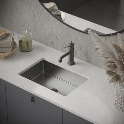 Single-Hole Single-handle Bathroom Faucet with Drain Assembly