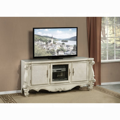 Meuble télé Versailles blanc transitionnel en bois blanc avec porte en verre, moulures ornées et rangement pour téléviseurs de 72 po