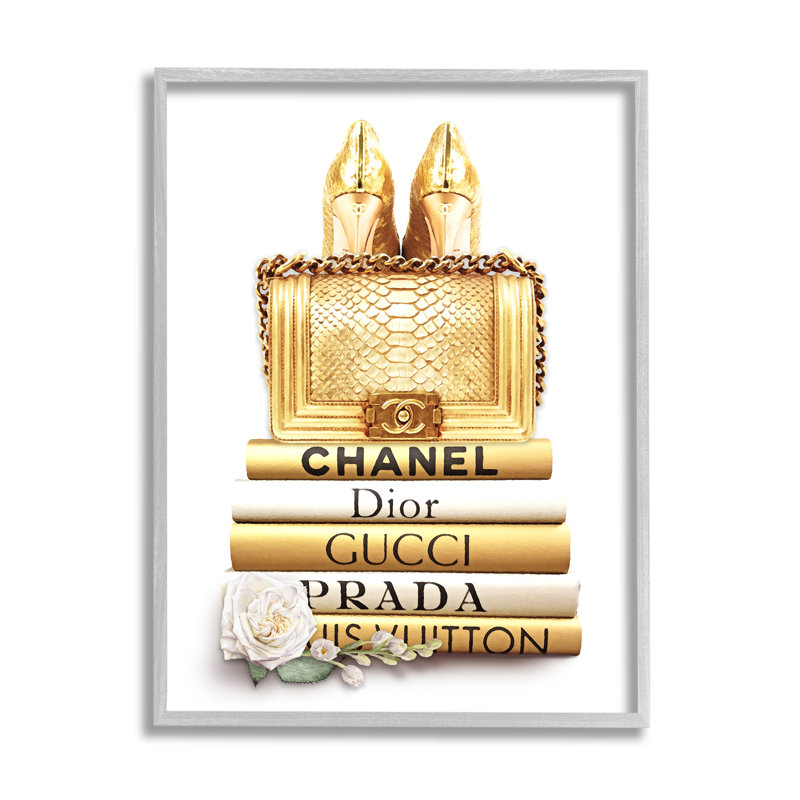 Divine Golden Fashion Purse sur Glam Designer Bookstack Gray Farmhouse, H 20 po x l 16 po, Estampe numérique Farmhouse