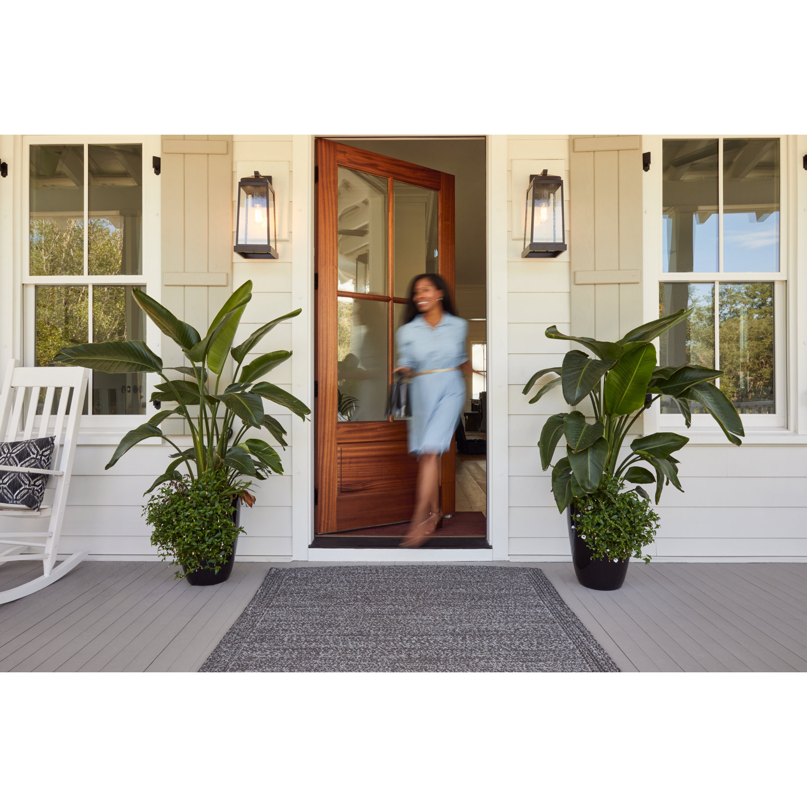 Single Light Outdoor Wall Light, 15.75" H x 6.5" W x 7.5" D
