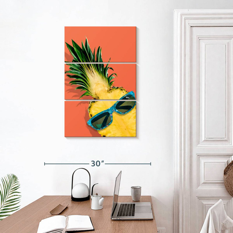 Yarlin Tropical Chic Pineapple, 32" H x 20" W