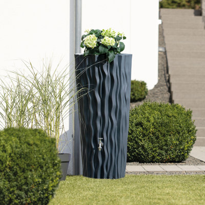 Charles Bentley 160L Polyethylene Plastic Planter Rain Barrel and Hose