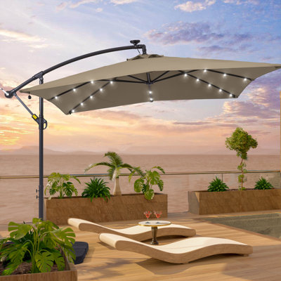 Parasol de patio en porte-à-faux à DEL de 8,2 pi Nadelynn