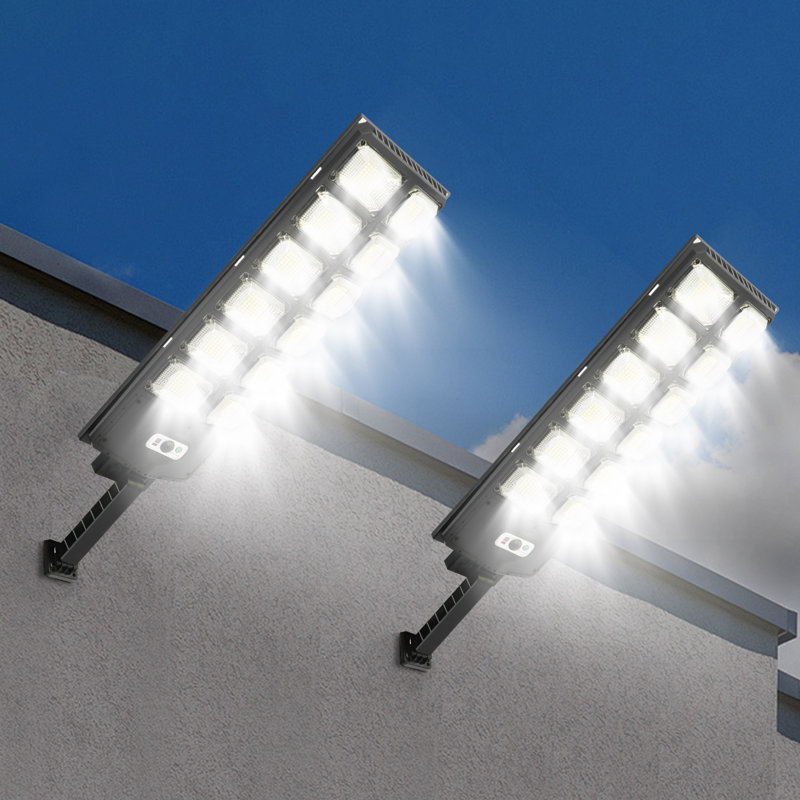 Réverbère solaire d'extérieur à DEL avec panneaux solaires BAOKALER