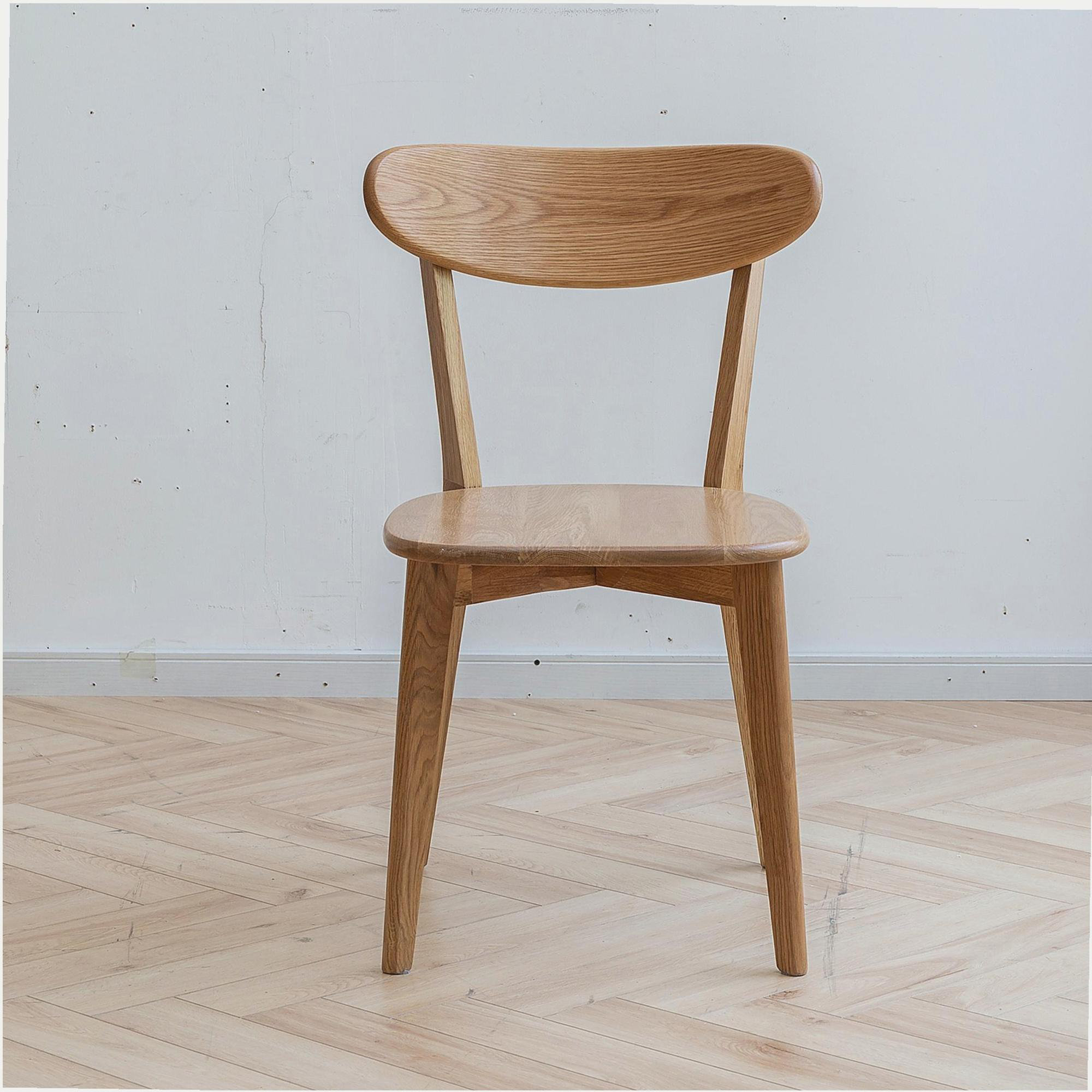 Dining chair wooden FAS grade oak natural wood made in North America 100% dirt-free wood chair solid chair table chair wooden living room chair simple and natural 46.5 * 54 * 80cm