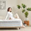 Matelas hybride très grand dans une boîte-116323072