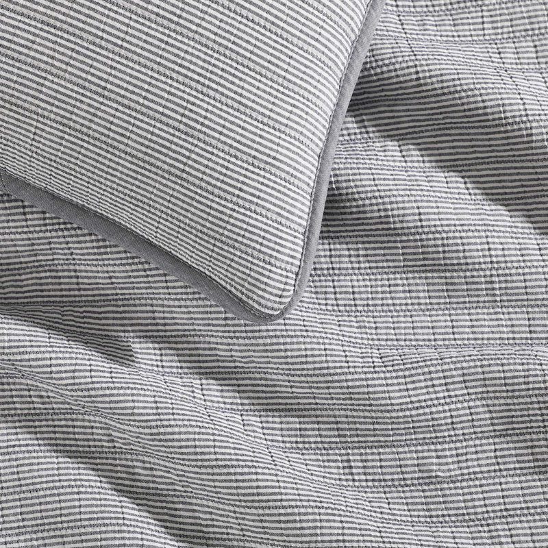 Tommy Hilfiger Ithaca Stripe Cotton Reversible Quilt Set, Queen Quilt + 2 Standard Pillow Shams, Navy