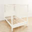 Lit plateforme à baldaquin en bois avec tête de lit à panneaux, style traditionnel, chambre à coucher-445967637-445967639